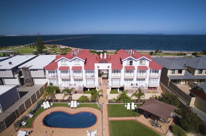 فندق على الطريق The Jetty Resort