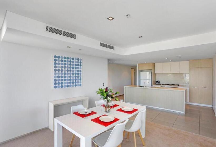 Ambience On Burleigh Beach