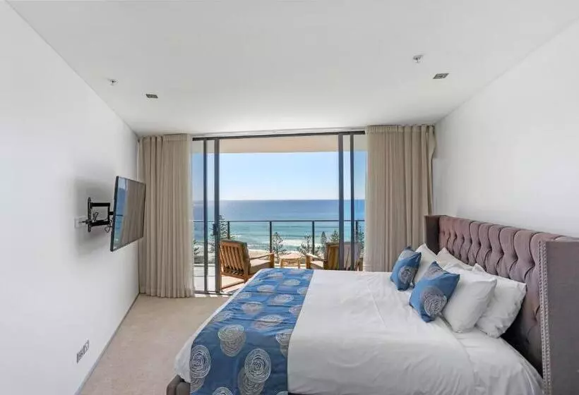 Ambience On Burleigh Beach