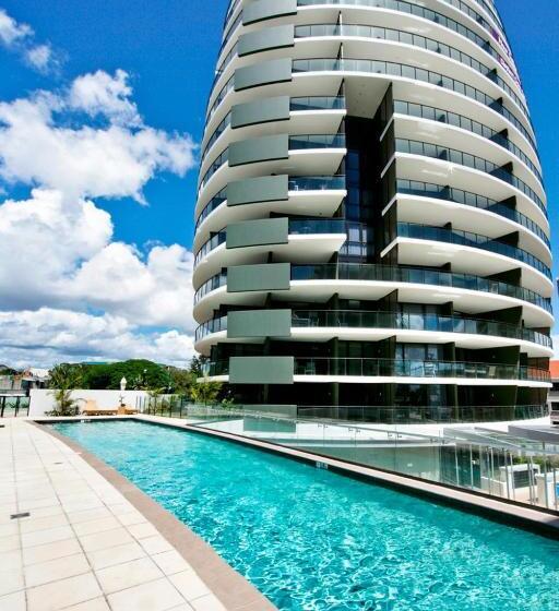 Ambience On Burleigh Beach