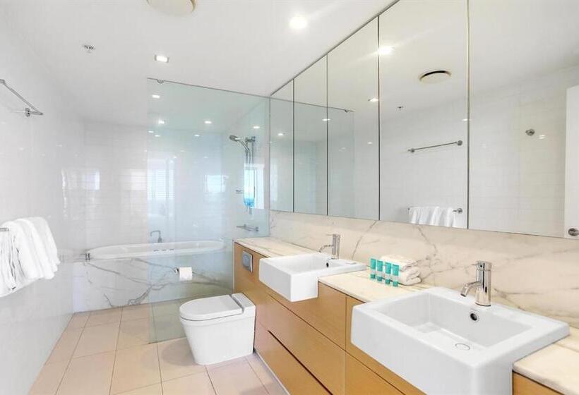 Ambience On Burleigh Beach