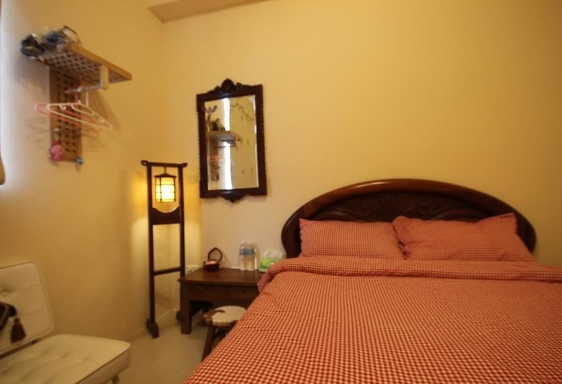 تختخواب و صبحانه Sara S House