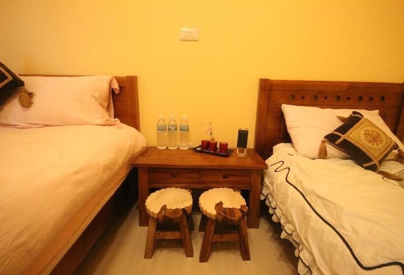 تختخواب و صبحانه Sara S House