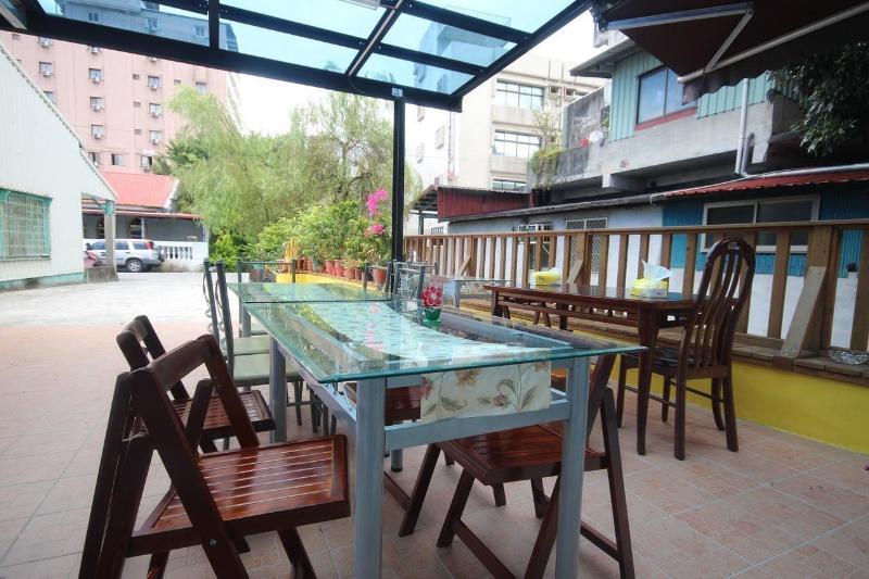 تختخواب و صبحانه Sara S House