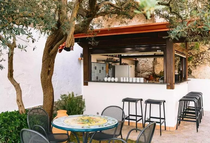 هتل Al Borgo Torello