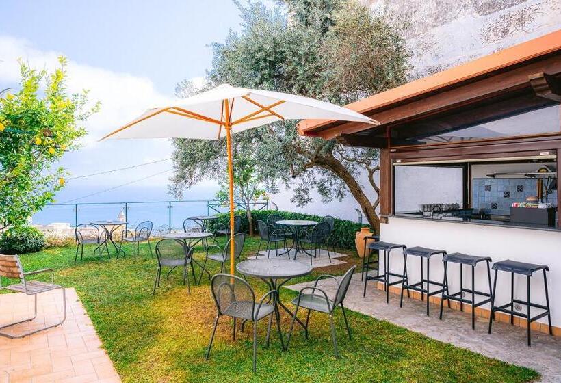 هتل Al Borgo Torello