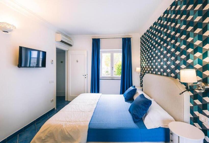 هتل Al Borgo Torello