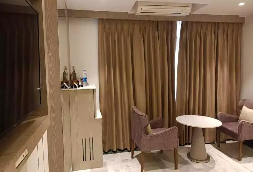 ホテル Capitol Residency