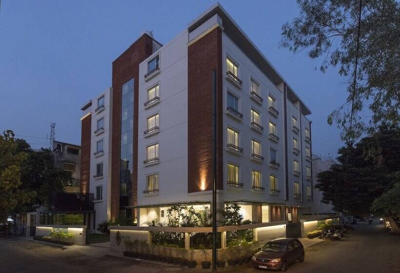 ホテル Eastin Residences Vadodara