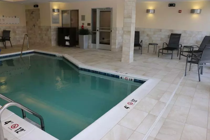 ホテル Fairfield Inn & Suites By Marriott Bowling Green