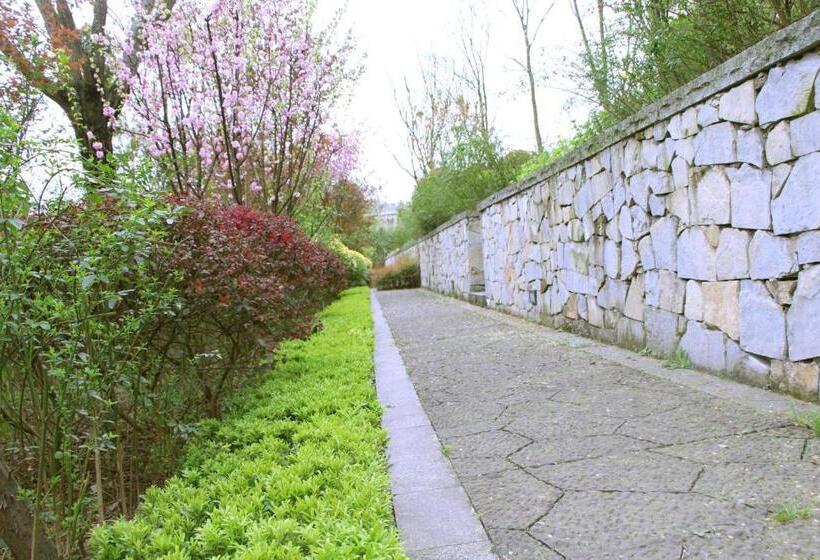 בית מלון כפרי Holiday Inn Express Emei Mountain, An Ihg