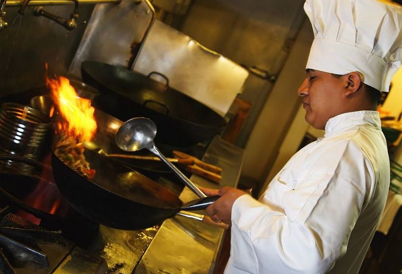 Отель Hostellerie De Cotignac