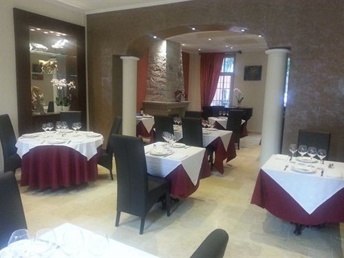 Отель Hostellerie De Cotignac