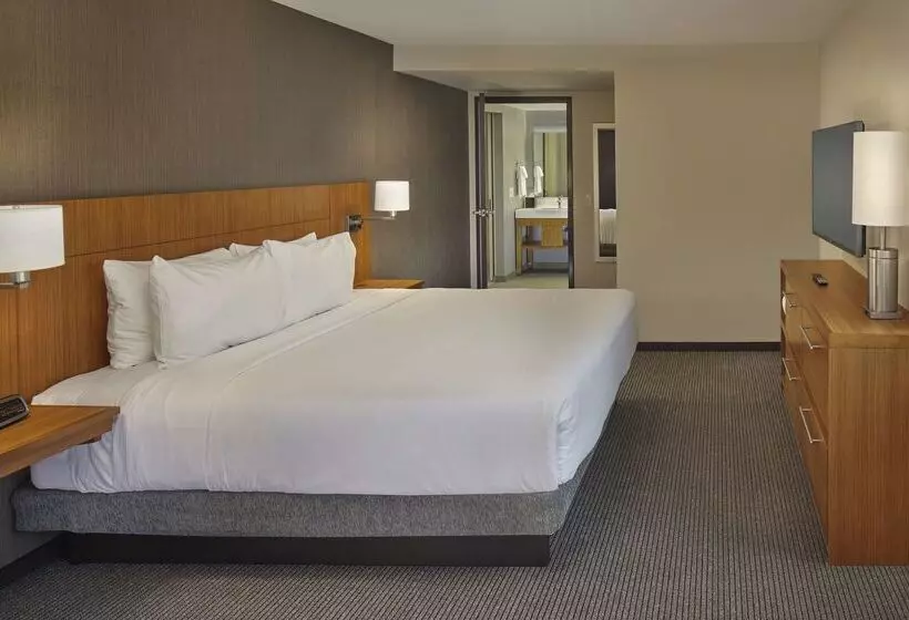 هتل Hyatt Place State College