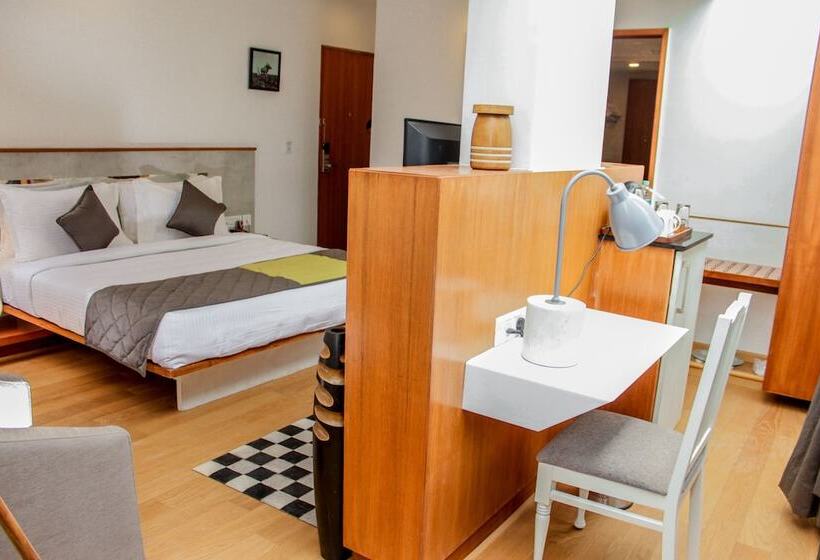 هتل Shivas Gateway Airport Road