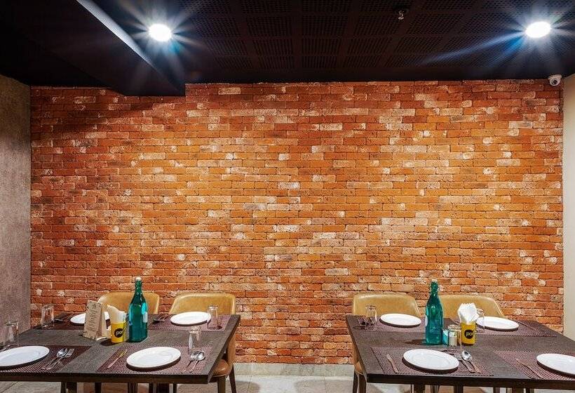 בית מלון כפרי Treebo Fourth Avenue