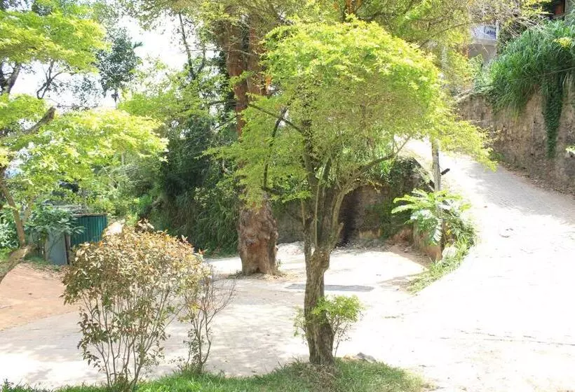 Kandy Shady Trees Villa