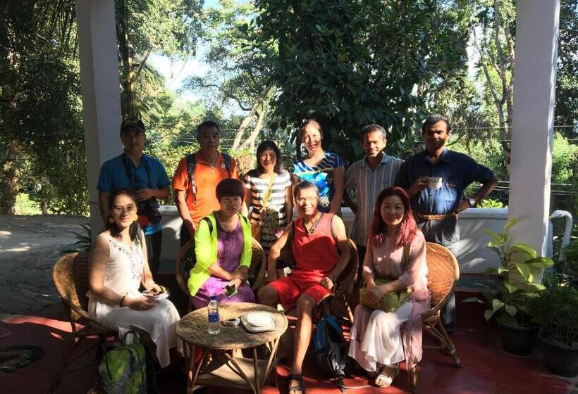 Kandy Shady Trees Villa