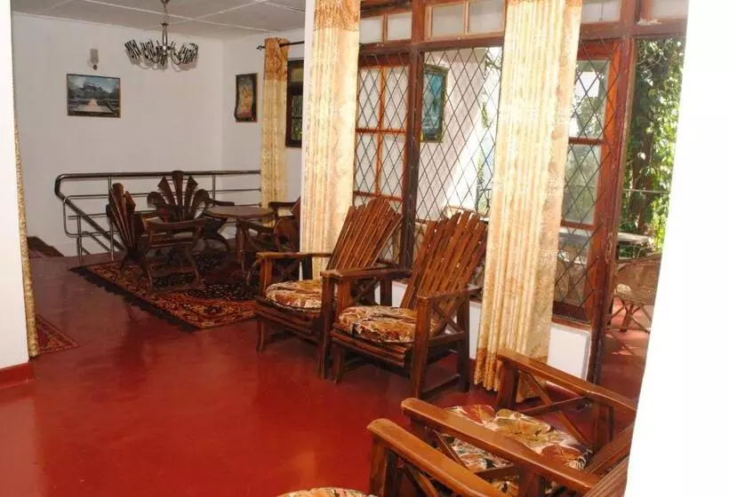 Kandy Shady Trees Villa