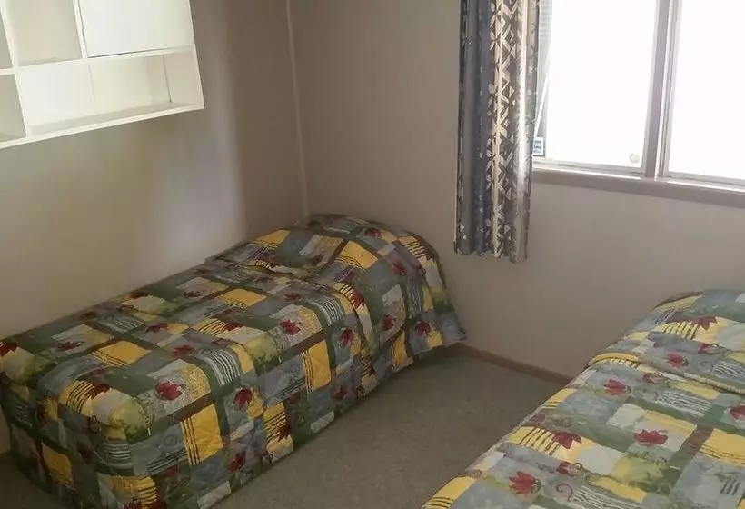 Mahoe Motel