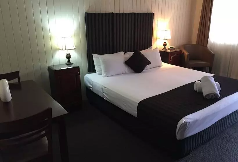 مُتل Country Plaza Motor Inn