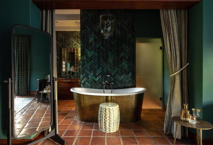 ペンション Akademie Street Boutique