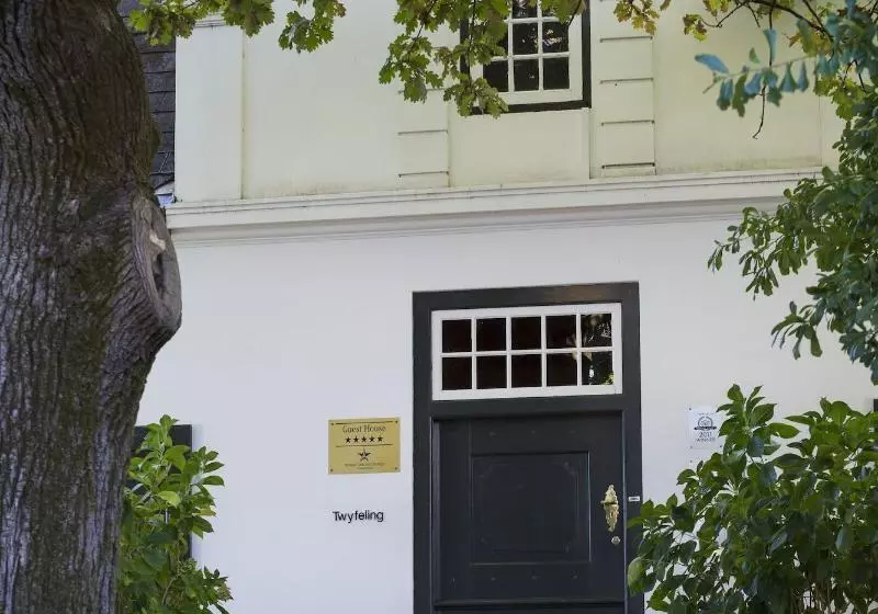 پانسیون Akademie Street Boutique