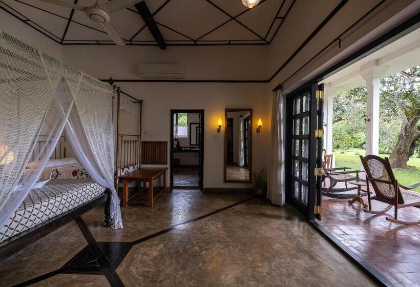 Пансион Horathapola Estate