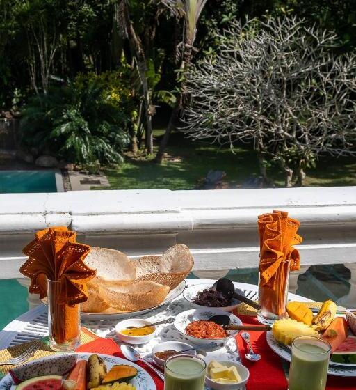 Пансион Horathapola Estate