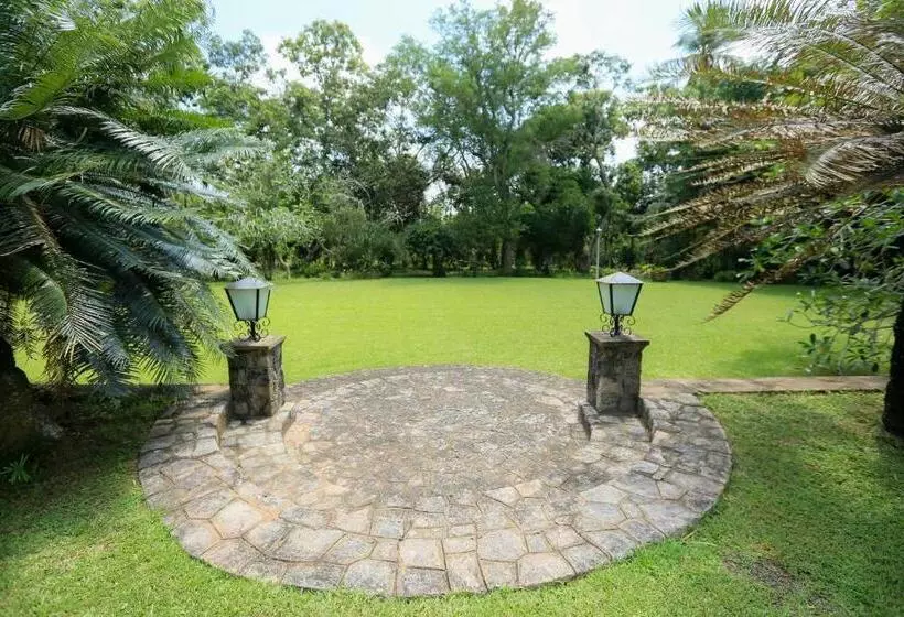 ペンション Horathapola Estate
