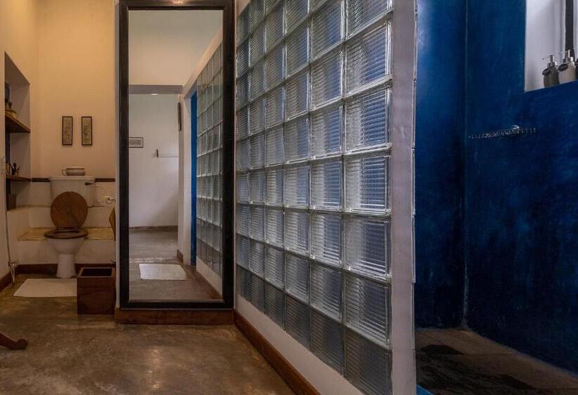 Пансион Horathapola Estate