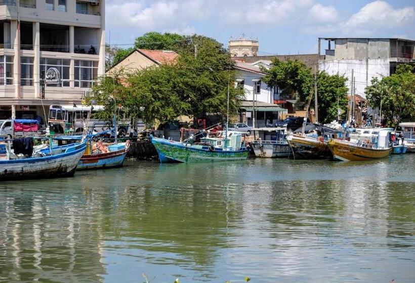 بنسيون Miura Dutch Edge