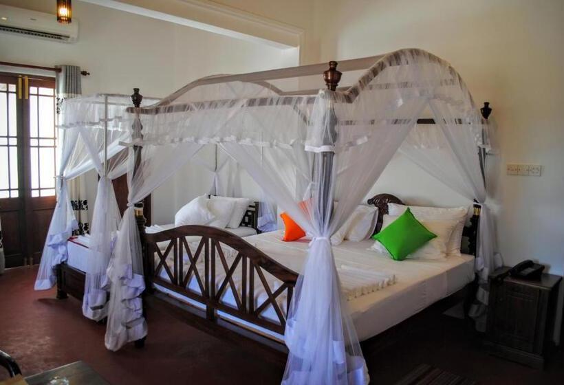 بنسيون Miura Dutch Edge