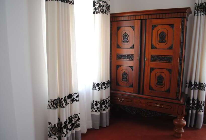 بنسيون Miura Dutch Edge