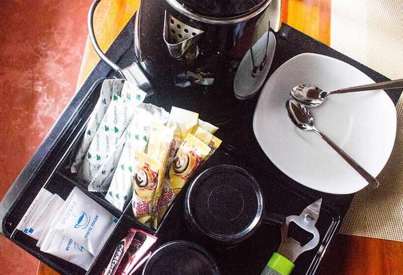 بنسيون Miura Dutch Edge