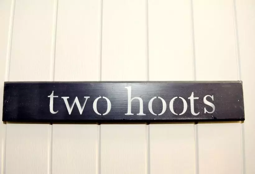 簡易ホテル The Nest  And Restaurant