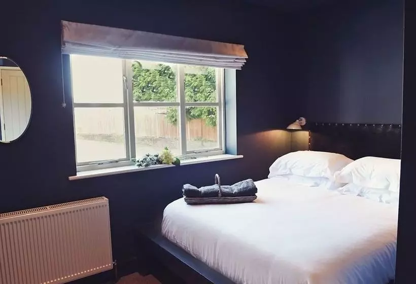 簡易ホテル The Nest  And Restaurant