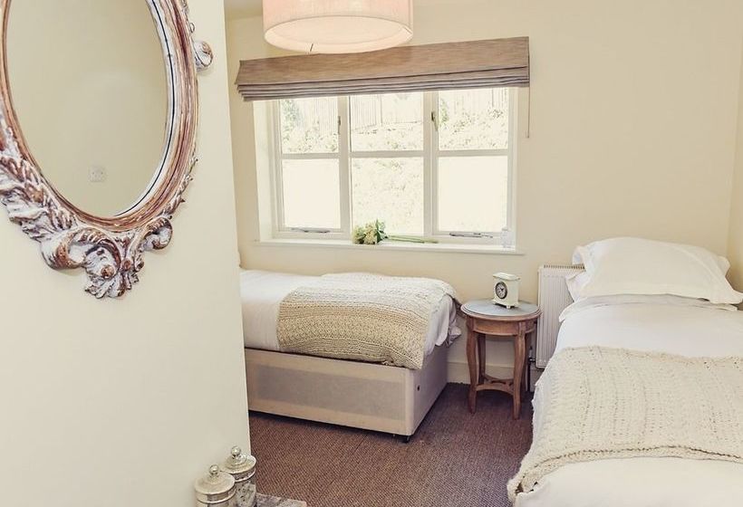 פונדק The Nest  And Restaurant