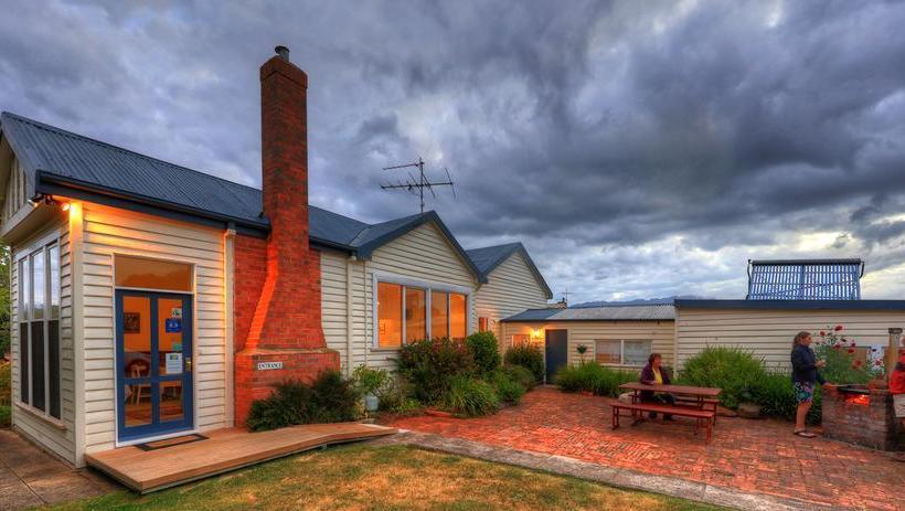 Acacia Bed And Breakfast