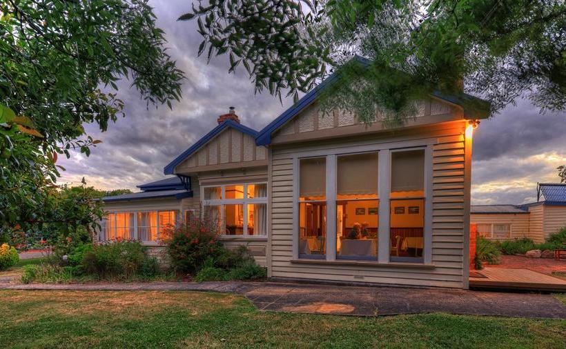 Acacia Bed And Breakfast