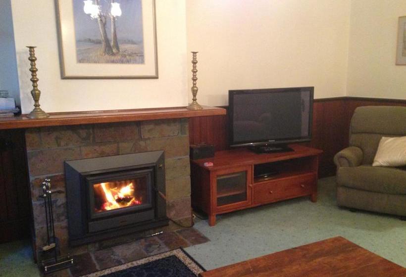 Acacia Bed And Breakfast