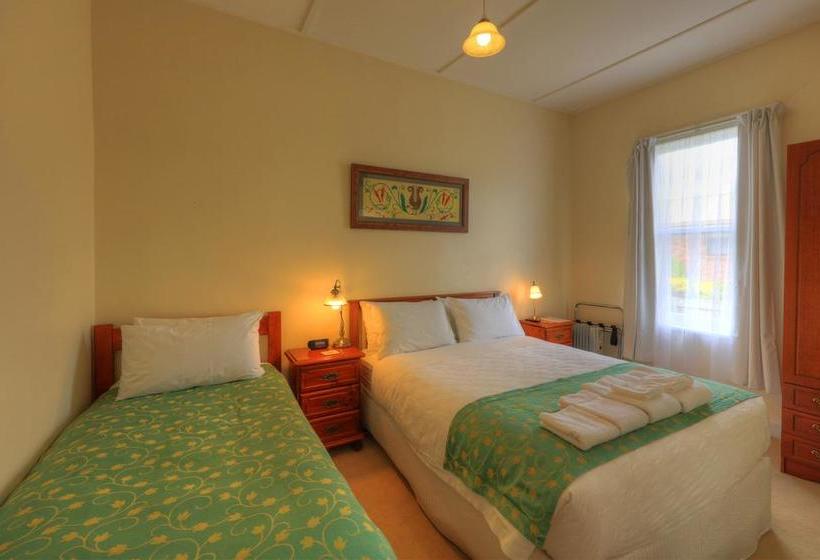 Acacia Bed And Breakfast