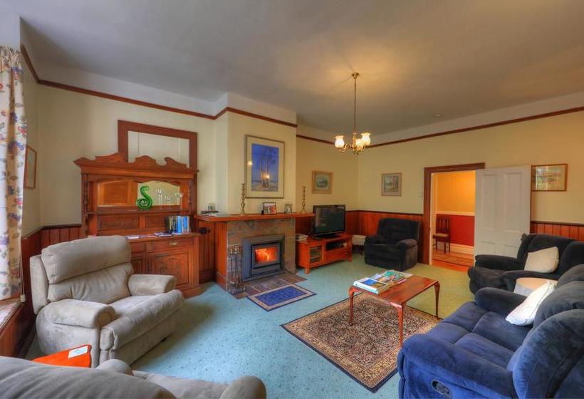 Acacia Bed And Breakfast