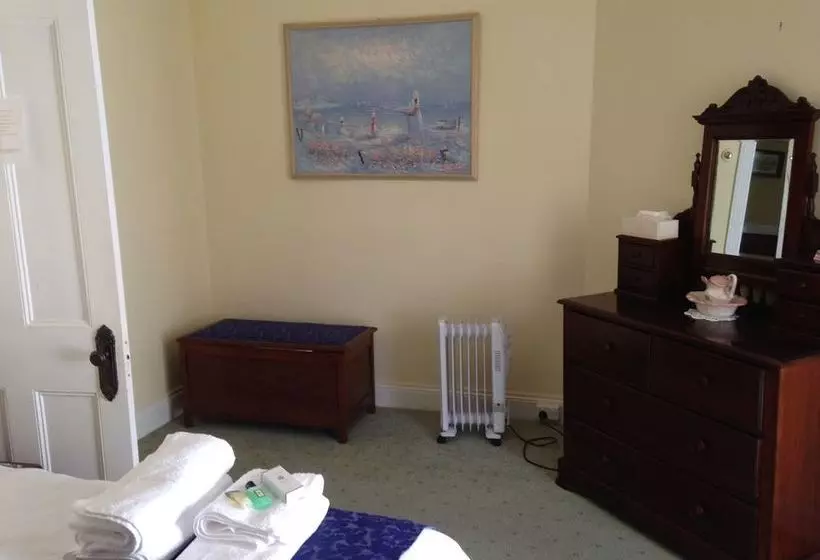 Acacia Bed And Breakfast