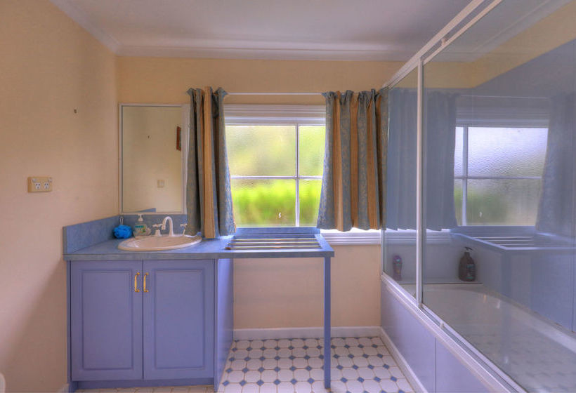 Acacia Bed And Breakfast