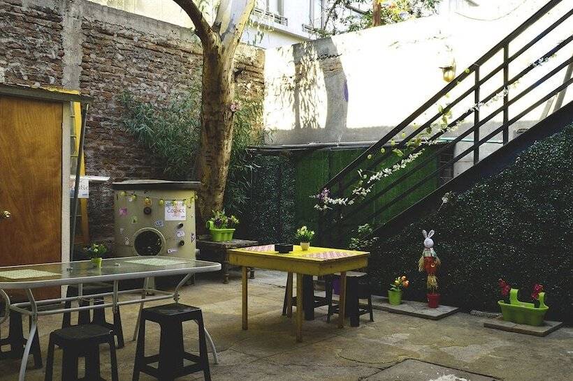 فندق صغير Santiago Backpackers