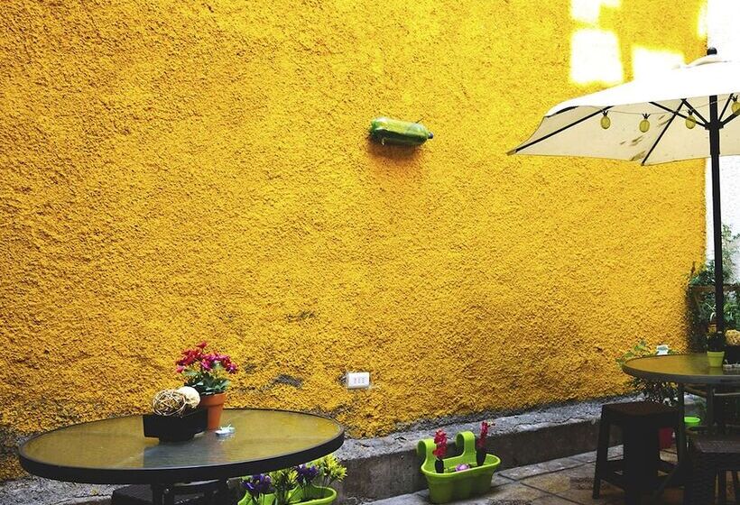 فندق صغير Santiago Backpackers