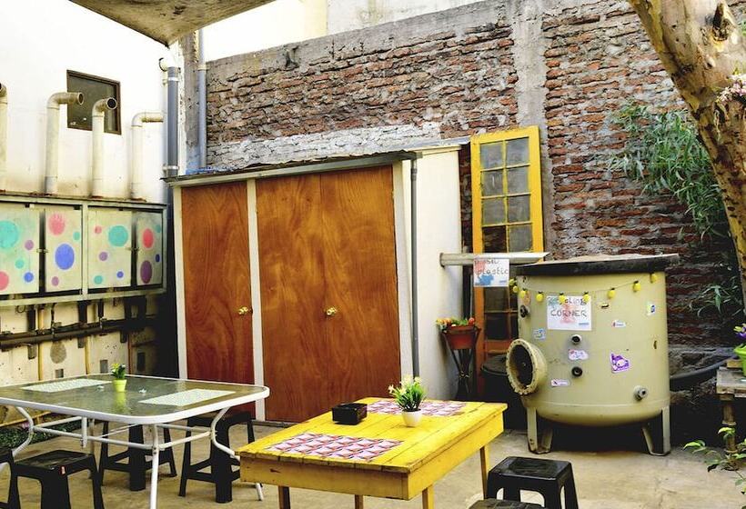 فندق صغير Santiago Backpackers