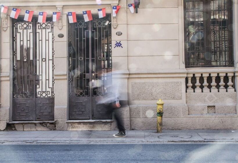 فندق صغير Santiago Backpackers