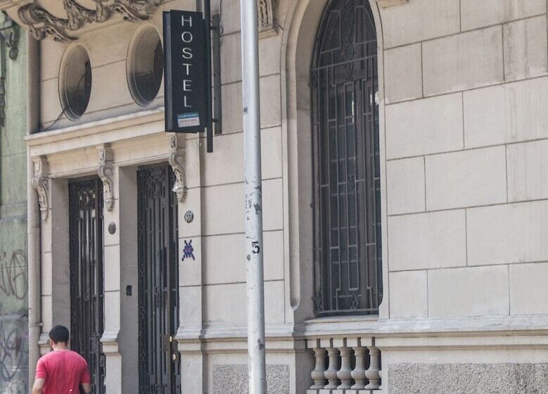 فندق صغير Santiago Backpackers